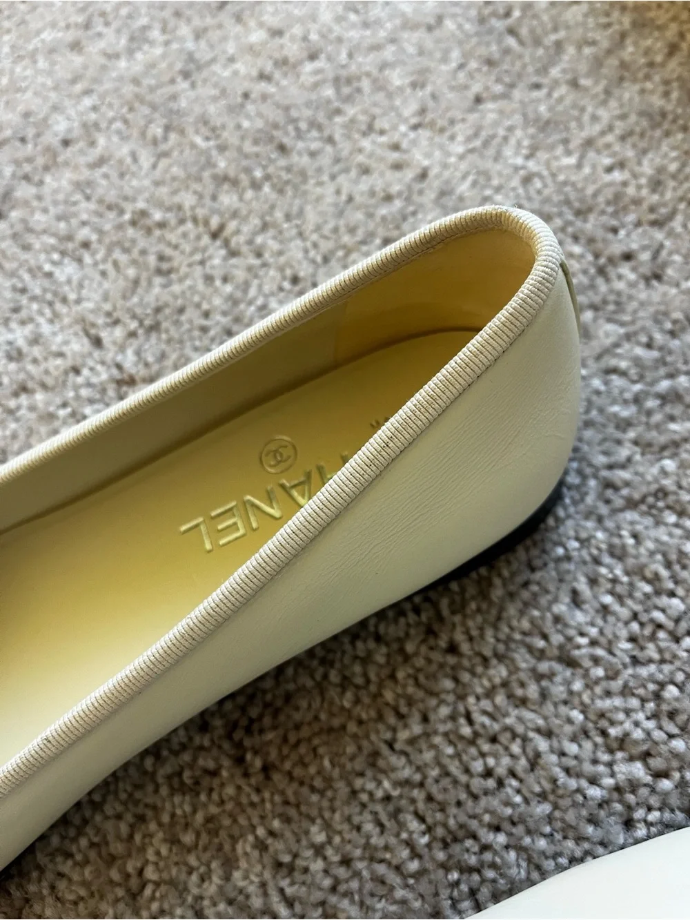 Chanel Authentic Ivory Ballet Flats Size 39 - Picture 7 of 15